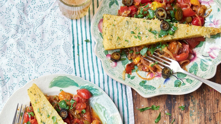 Grilled pineapple and halloumi salad