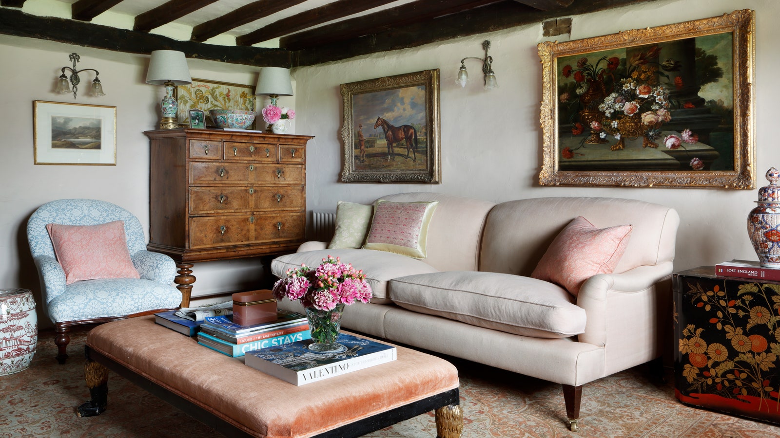 A 16th-century farmhouse in Surrey packed with charm